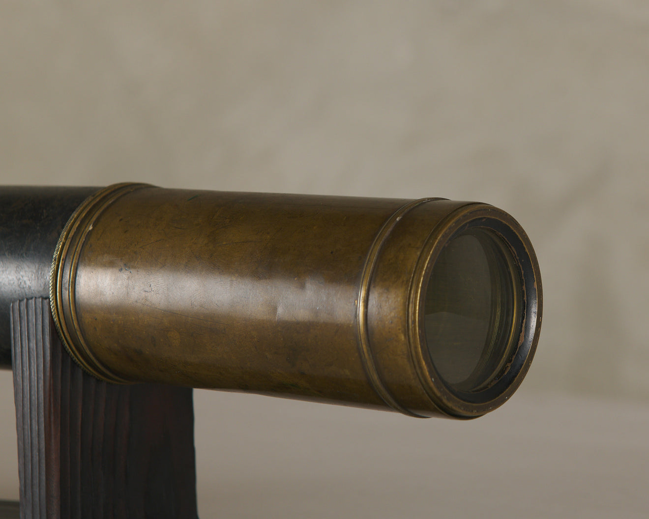 ENGLISH TELESCOPE ON STAND WITH SEVERAL INTERNAL LENSES